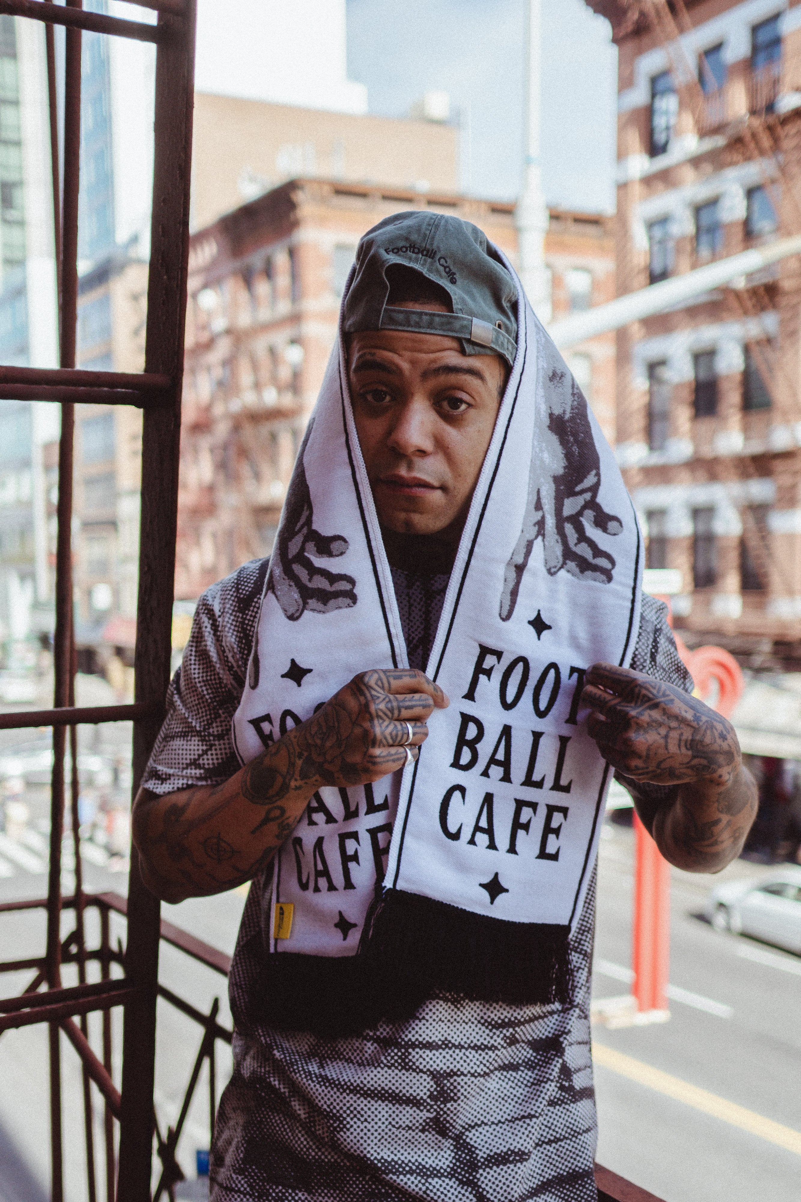 D10S STADIUM SCARF - WHITE (AW23)